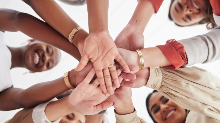 Grupo de apoio feminino: como encontros ajudam no enfrentamento da violência emocional - Mens Sana Psicologia
